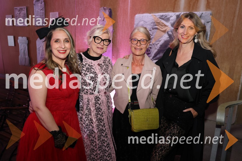  Katja Toplak, Perfect Dresscode s Katjo;  ... ;  ... ;  Natalija Jelušič Babič, fotografinjaMesec mode v muzeju, zaključna modna revija in 80's party