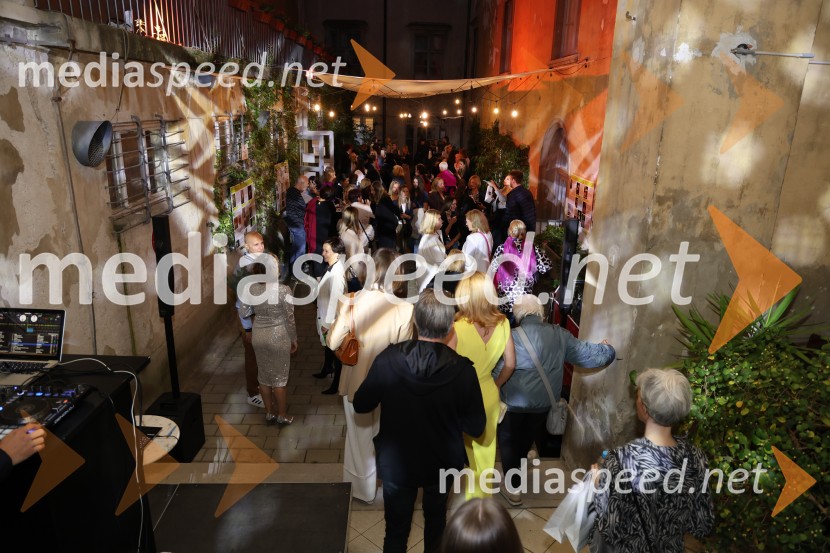 Mesec mode v muzeju, zaključna modna revija in 80's party