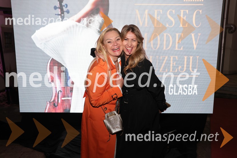  ... ;  Natalija Jelušič Babič, fotografinjaMesec mode v muzeju, zaključna modna revija in 80's party