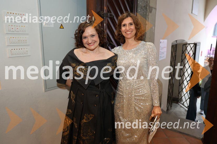  Maja Pihler Stermecki-Bilbi, glasbenica;  Maja Hren Brvar, kustosinja, Pokrajinski muzej MariborMesec mode v muzeju, zaključna modna revija in 80's party