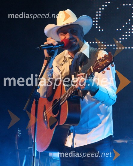 Milan Pečovnik - Pidži, pevecMilan Pečovnik – Pidži, koncert ob 30. obletnici glasbenega ustvarjanja