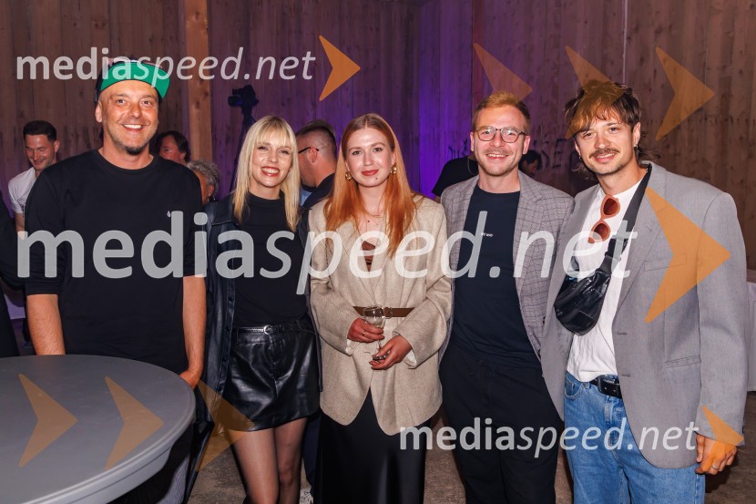  ... ;  ... ;  ... ;  ... ;  Gregor  Strasbergar, glasbena skupina MRFYZlata piščal 2025, podelitev glasbenih nagrad