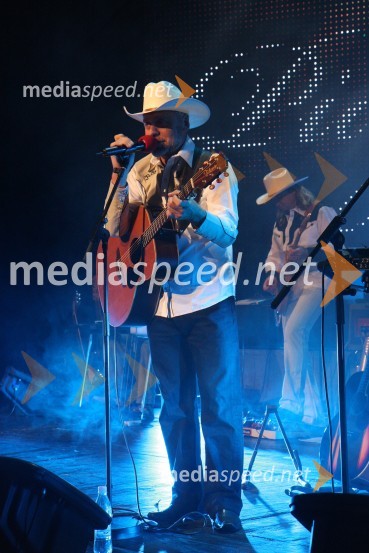 Milan Pečovnik - Pidži, pevecMilan Pečovnik – Pidži, koncert ob 30. obletnici glasbenega ustvarjanja