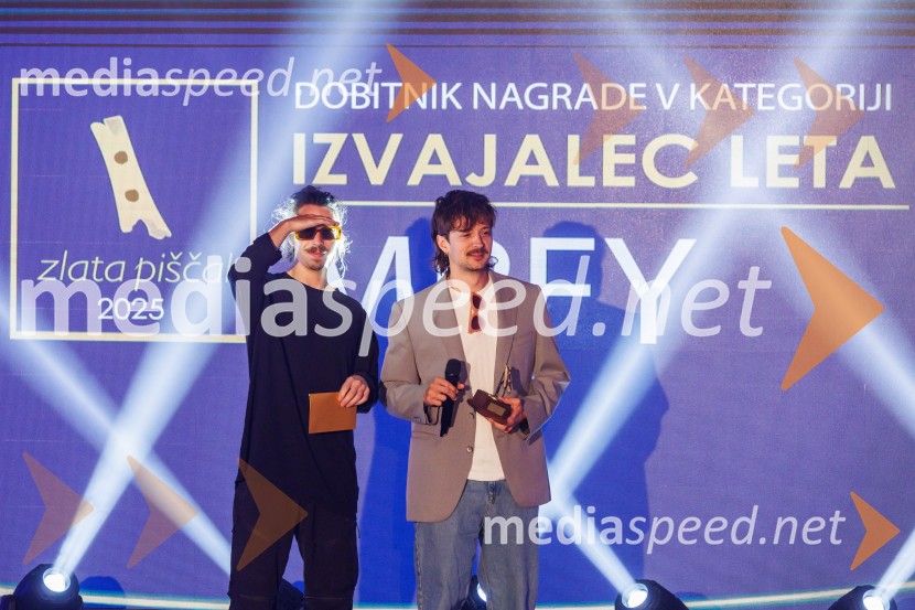  Rok  Klobučar, glasbena skupina MRFY;  Gregor  Strasbergar, glasbena skupina MRFYZlata piščal 2025, podelitev glasbenih nagrad