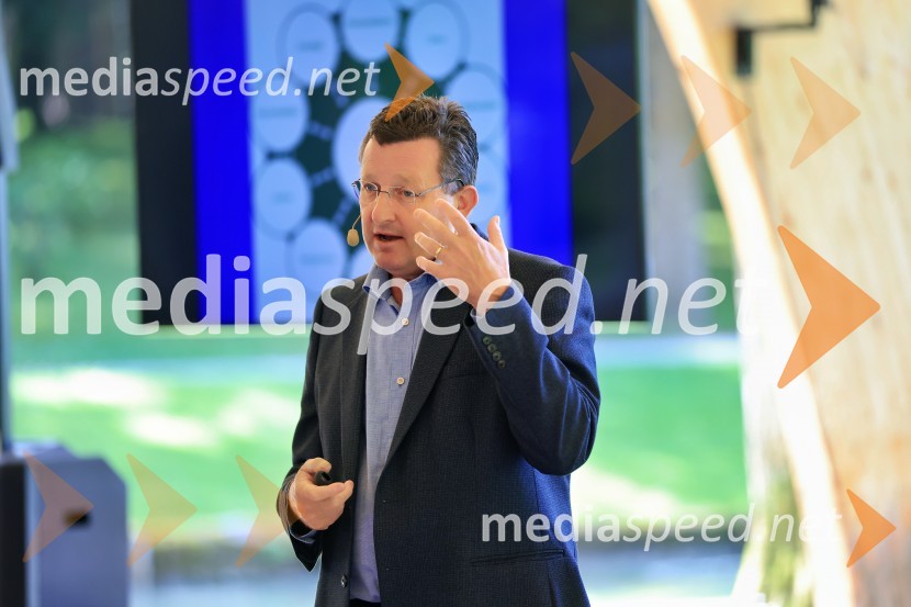 prof. Drikus Kriek, IEDC-Poslovna šola Bled, strokovnjak za voditeljstvo in motivacijoMQ konferenca 2025: Nadarjeni za uspeh