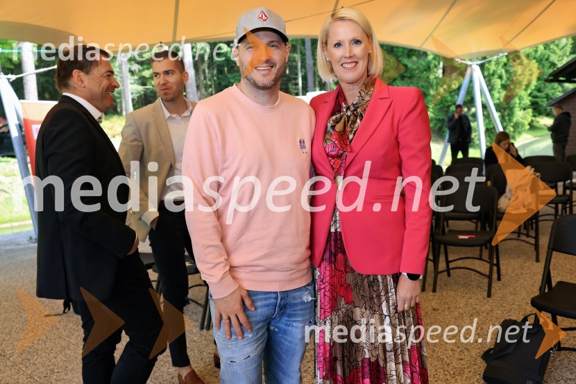  Mitja Okorn, režiser;  Petra Juvančič, izvršna direktorica, Združenje ManagerMQ konferenca 2025: Nadarjeni za uspeh