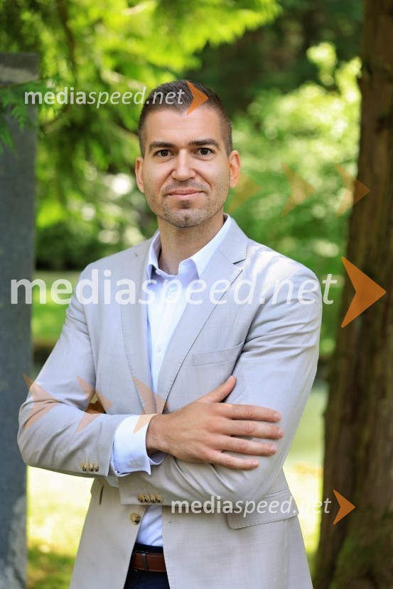  Samo Kumar, generalni direktor podjetja Bankart ter mladi manager leta 2024MQ konferenca 2025: Nadarjeni za uspeh