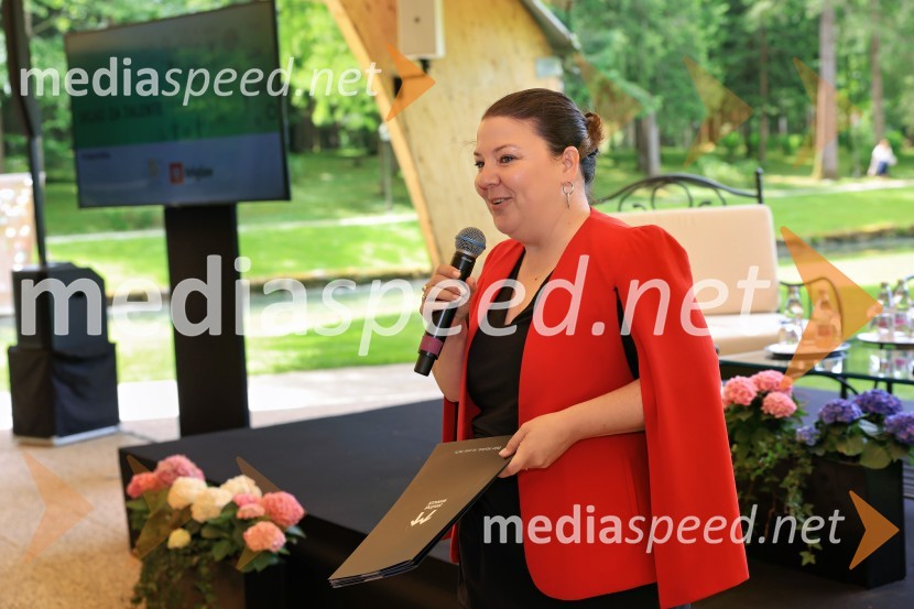  Tjaša Kolenc Filipčič, vodja upravljanja z blagovno znamko in direktorica marketinga v Skupini TriglavMQ konferenca 2025: Nadarjeni za uspeh