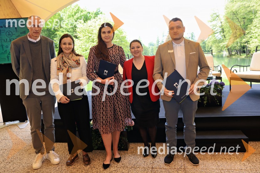 dr. Iztok Seljak, predsednik Združenje Manager, direktor Hidria Holding d.o.o.;  Maja Kožuh, Center poslovne odličnosti Ekonomske fakultete;  ... ;  Tjaša Kolenc Filipčič, vodja upravljanja z blagovno znamko in direktorica marketinga v Skupini Triglav;  Damjan Hohnec, A1 Slovenija, d.d.MQ konferenca 2025: Nadarjeni za uspeh