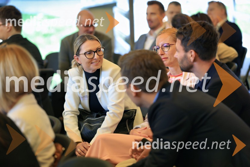  Greta Šter, vodja korporativnega komuniciranja in PR pri Telemach Slovenija;  ... MQ konferenca 2025: Nadarjeni za uspeh