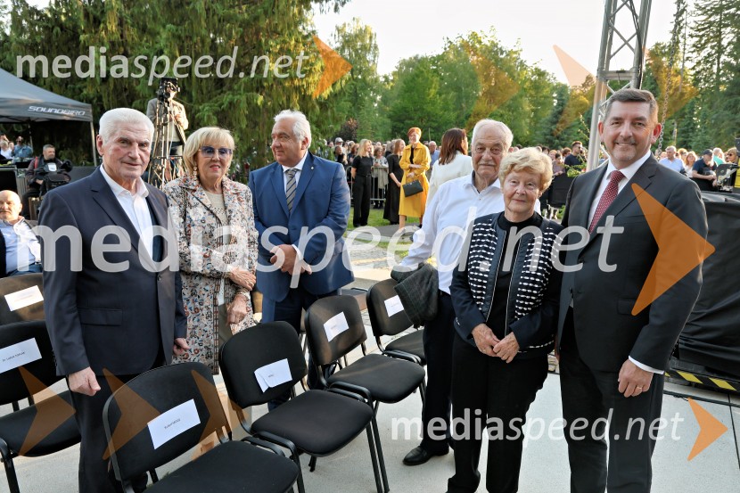 prof. dr. Ludvik Toplak,  predsednik Alma Mater Europaea, nekdanji rektor UM;  Edita Benko Toplak;  ... ;  Rudolf Moge, nekdanji politik;  Alojzija Čas Moge; dr. Aleš Musar, lastnik Ruske dače10. Operna noč v Mestnem parku 2025