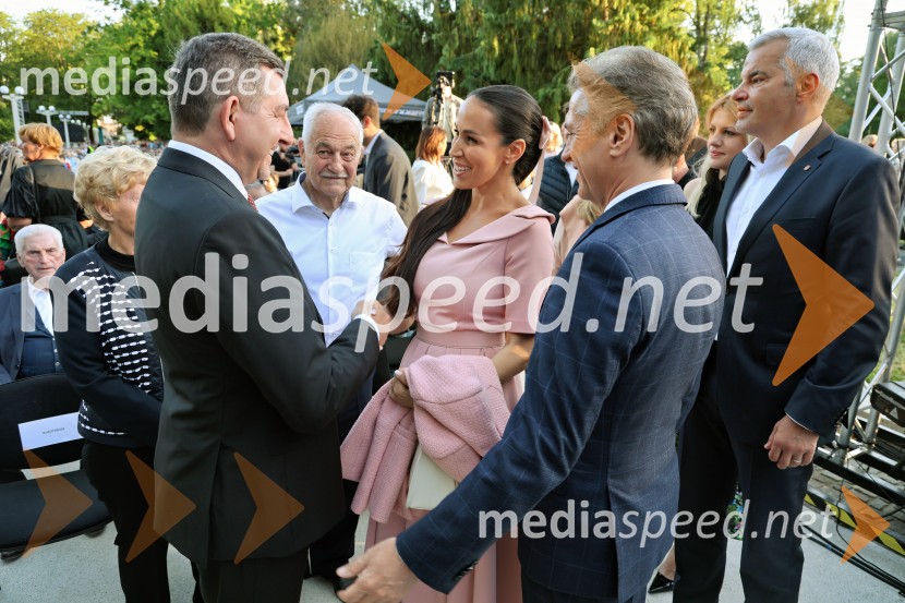dr. Aleš Musar, lastnik Ruske dače;  Rudolf Moge, nekdanji politik;  Tina Gaber, fotomodel; dr. Robert Golob, predsednik vlade RS;  Aleksander Saša Arsenovič, župan, Mestna občina Maribor10. Operna noč v Mestnem parku 2025