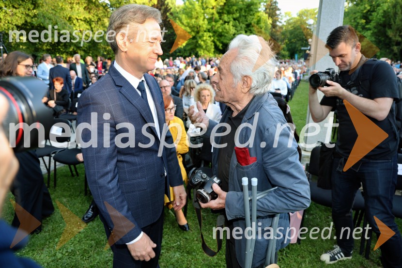 dr. Robert Golob, predsednik vlade RS;  Smiljan Pušenjak, fotograf10. Operna noč v Mestnem parku 2025