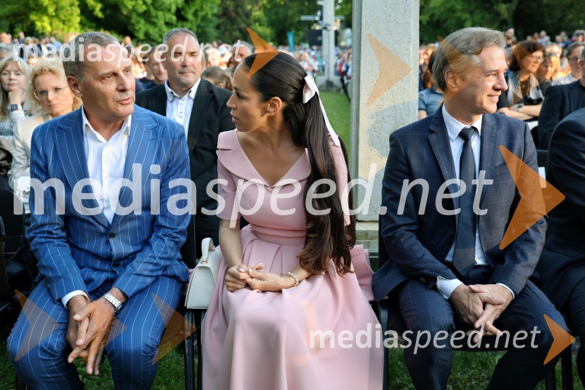  Danilo Rošker, direktor SNG Maribor;  Tina Gaber, fotomodel; dr. Robert Golob, predsednik vlade RS10. Operna noč v Mestnem parku 2025