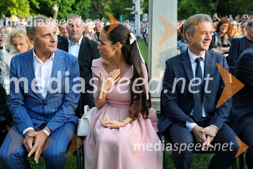  Danilo Rošker, direktor SNG Maribor;  Tina Gaber, fotomodel; dr. Robert Golob, predsednik vlade RS10. Operna noč v Mestnem parku 2025