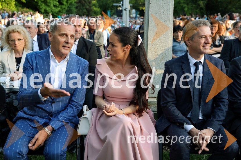  Danilo Rošker, direktor SNG Maribor;  Tina Gaber, fotomodel; dr. Robert Golob, predsednik vlade RS10. Operna noč v Mestnem parku 2025
