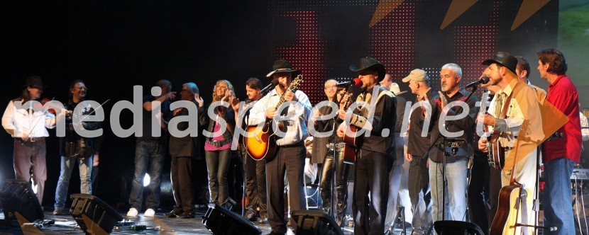 NastopajočiMilan Pečovnik – Pidži, koncert ob 30. obletnici glasbenega ustvarjanja