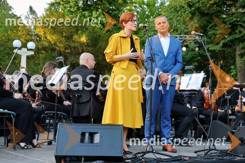 dr. Asta Vrečko, ministrica za kulturo;  Danilo Rošker, direktor SNG Maribor10. Operna noč v Mestnem parku 2025