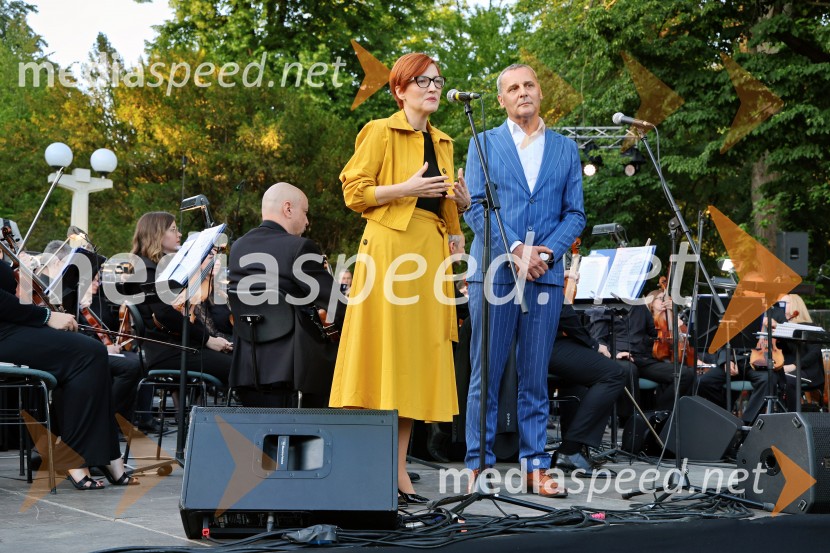 dr. Asta Vrečko, ministrica za kulturo;  Danilo Rošker, direktor SNG Maribor10. Operna noč v Mestnem parku 2025