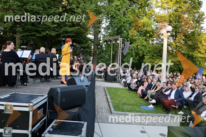 dr. Asta Vrečko, ministrica za kulturo10. Operna noč v Mestnem parku 2025