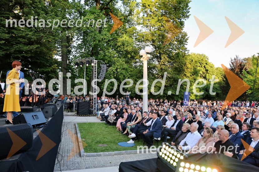 dr. Asta Vrečko, ministrica za kulturo10. Operna noč v Mestnem parku 2025