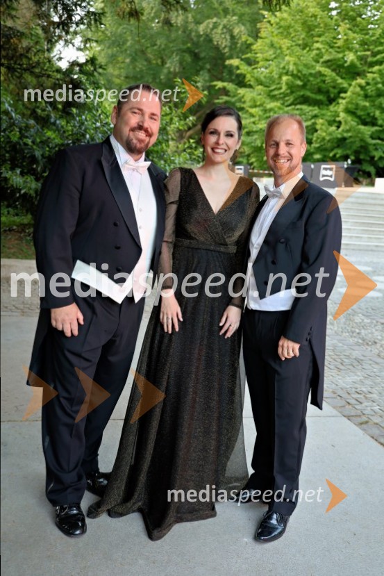  Jaki Jurgec, operni solist;  Valentina Čuden, operna pevka;  Martin Sušnik, operni solist10. Operna noč v Mestnem parku 2025