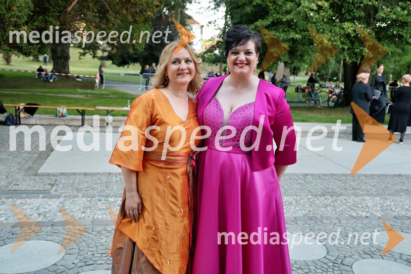  Andreja Zakonjšek Krt, sopranistka;  Rebeka Lokar, operna pevka10. Operna noč v Mestnem parku 2025