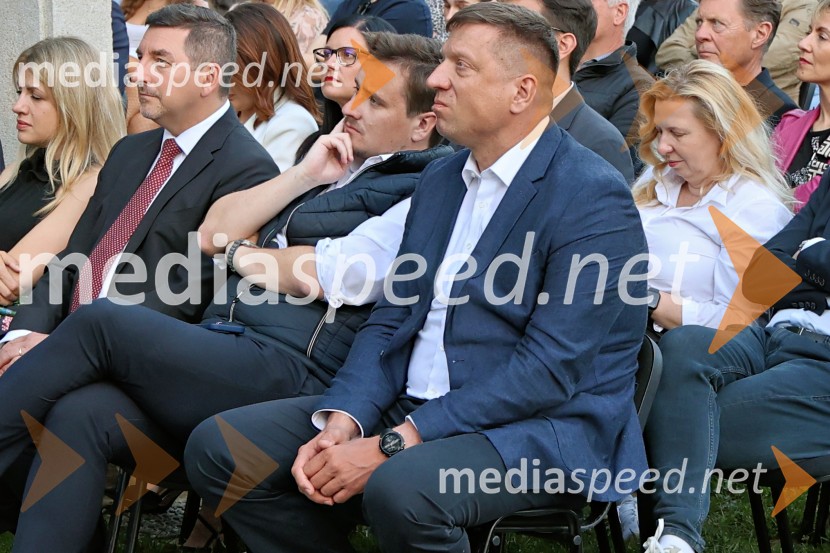  Katja Arsenovič, direktorica Rožmarin Hospitality Group; dr. Aleš Musar, lastnik Ruske dače;  Lenart Žavbi, Poslanec Državnega zbora Republike Slovenije;  ... ;  Natalija Popovski10. Operna noč v Mestnem parku 2025