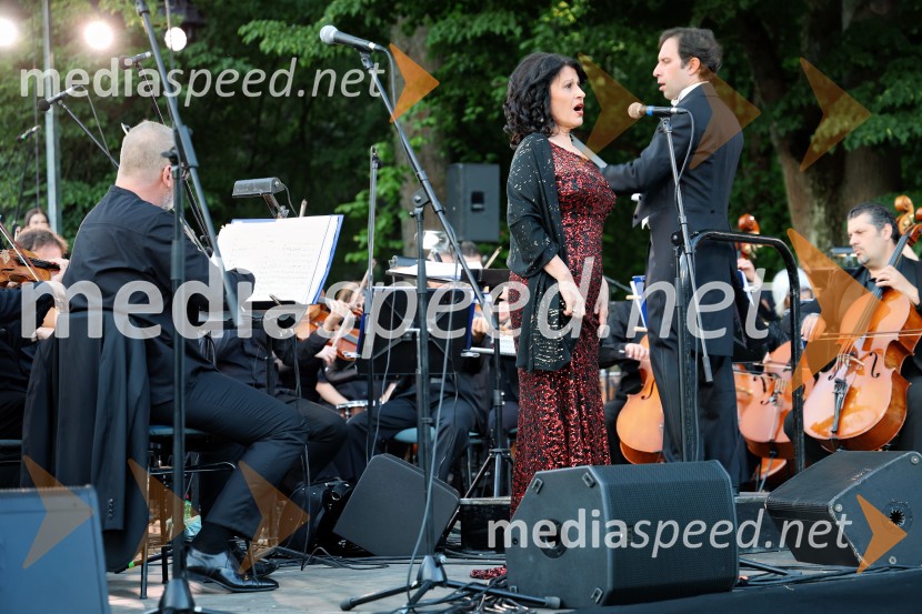 Irena  Petkova, operna pevka;  Simon Krečič, umetniški direktor Opere SNG Maribor10. Operna noč v Mestnem parku 2025