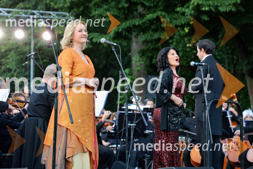  ... ;  Irena  Petkova, operna pevka10. Operna noč v Mestnem parku 2025
