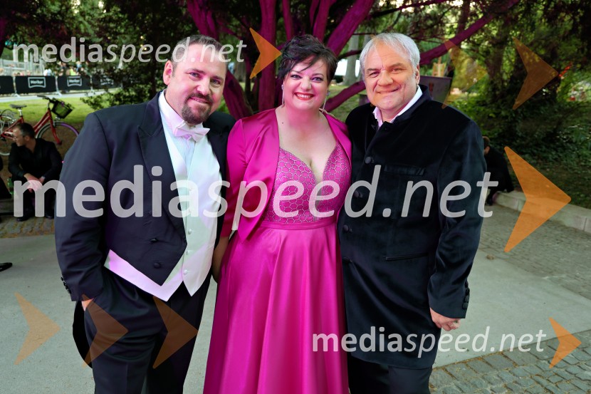  Jaki Jurgec, operni solist;  Rebeka Lokar, operna pevka;  Željko Lučić, operni pevec10. Operna noč v Mestnem parku 2025