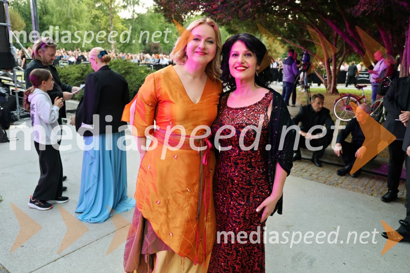  Andreja Zakonjšek Krt, sopranistka;  Irena  Petkova, operna pevka10. Operna noč v Mestnem parku 2025