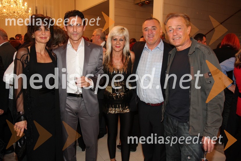 Kathy Daic, spremljevalka Martina Strela, Stojan Auer, njegova soproga Karmen, Martin Strel, maratonski plavalec in Aleksander Mežek, pevecMilan Pečovnik – Pidži, koncert ob 30. obletnici glasbenega ustvarjanja