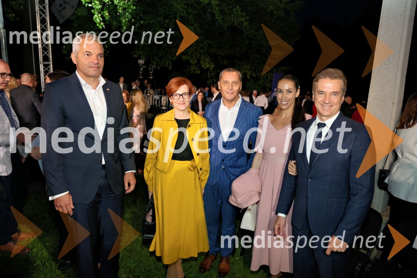  Aleksander Saša Arsenovič, župan, Mestna občina Maribor; dr. Asta Vrečko, ministrica za kulturo;  Danilo Rošker, direktor SNG Maribor;  Tina Gaber, fotomodel; dr. Robert Golob, predsednik vlade RS10. Operna noč v Mestnem parku 2025