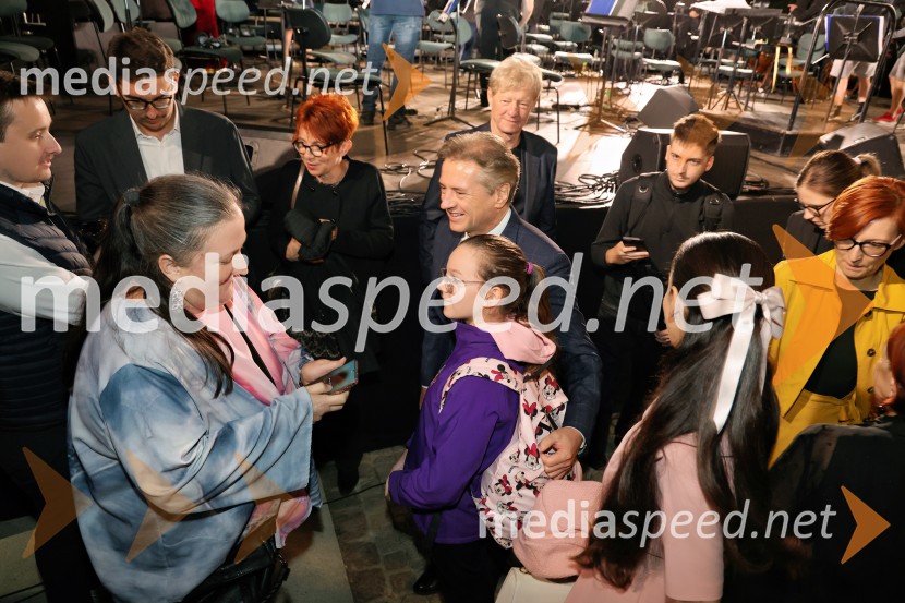  ... ;  ... ;  ... ;  ... ;  Rok Andres, dramaturg SNG Drama Ljubljana;  Borut  Cvetko, kreativni direktor, Mediaspeed d.o.o.;  ... ;  ... ;  ... 10. Operna noč v Mestnem parku 2025