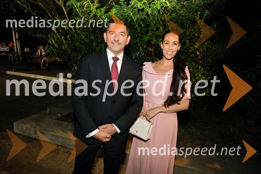 dr. Aleš Musar, lastnik Ruske dače;  Tina Gaber, fotomodel10. Operna noč v Mestnem parku 2025