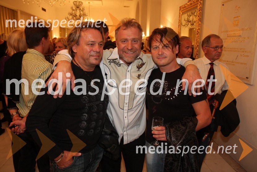 ..., Milan Pečovnik - Pidži, pevec in Matjaž Jelen, pevec skupine Šank RockMilan Pečovnik – Pidži, koncert ob 30. obletnici glasbenega ustvarjanja