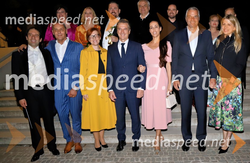  Simon Krečič, umetniški direktor Opere SNG Maribor;  Danilo Rošker, direktor SNG Maribor;  Rebeka Lokar, operna pevka;  Andreja Zakonjšek Krt, sopranistka; dr. Asta Vrečko, ministrica za kulturo;  Jaki Jurgec, operni solist; dr. Robert Golob, predsednik vlade RS;  Željko Lučić, operni pevec;  Tina Gaber, fotomodel;  Žiga Lakner, pevec;  Aleksander Saša Arsenovič, župan, Mestna občina Maribor;  Petya Ivanova, operna solistka;  Katja Arsenovič, direktorica Rožmarin Hospitality Group10. Operna noč v Mestnem parku 2025