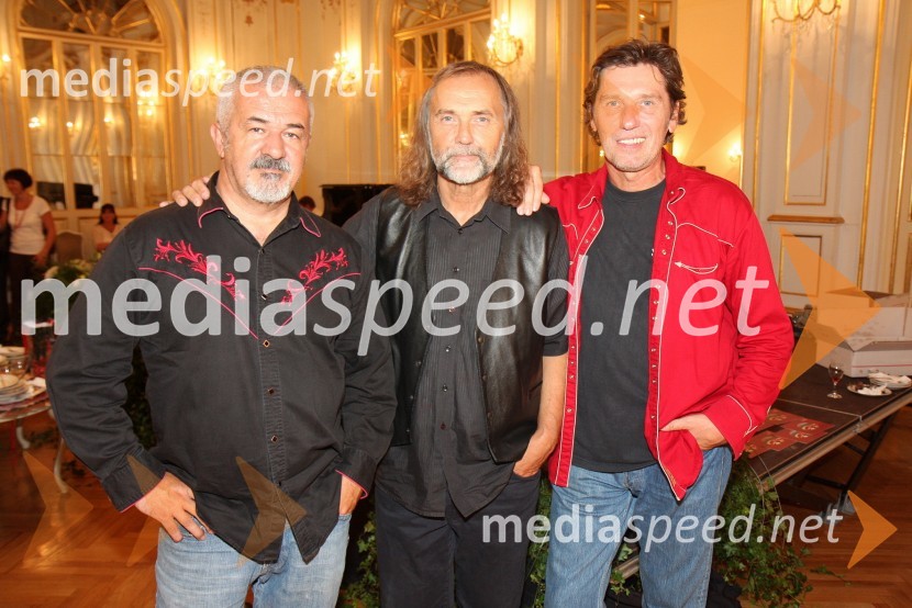 Dragan Bulič, glasbeni urednik Radia Slovenija in člana skupine Plava Trava ZaboravaMilan Pečovnik – Pidži, koncert ob 30. obletnici glasbenega ustvarjanja