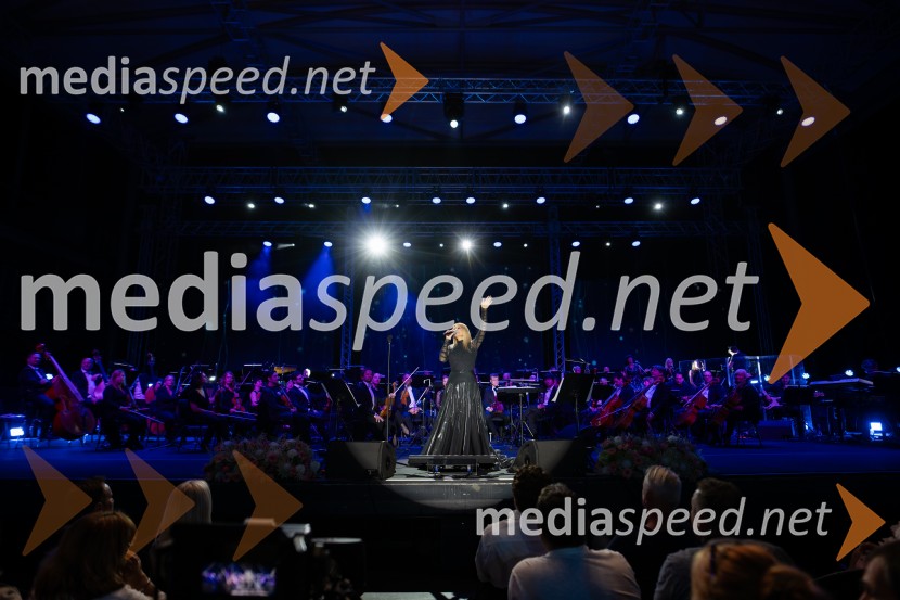  Helena Blagne, pevkaHelena Blagne, koncert ob 40-letnici glasbene kariere