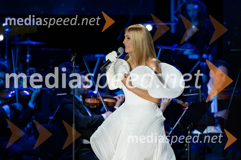  Helena Blagne, pevkaHelena Blagne, koncert ob 40-letnici glasbene kariere