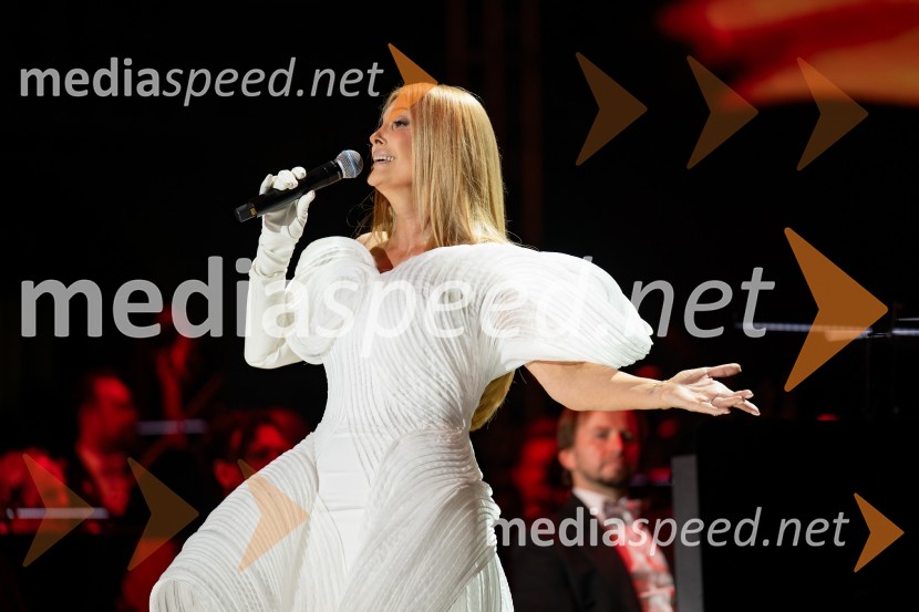  Helena Blagne, pevkaHelena Blagne, koncert ob 40-letnici glasbene kariere