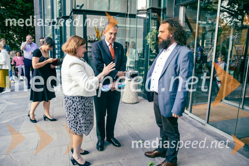  ... ;  ... ;   Jure Novak, generalni direktor, Cankarjev domSydney Dance Company: Dvojina, plesna predstava v Cankarjevem domu