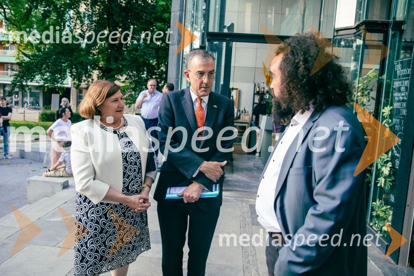  ... ;  ... ;   Jure Novak, generalni direktor, Cankarjev domSydney Dance Company: Dvojina, plesna predstava v Cankarjevem domu