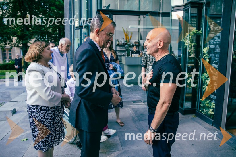  ... ;  Rafael Bonachela, koreografSydney Dance Company: Dvojina, plesna predstava v Cankarjevem domu