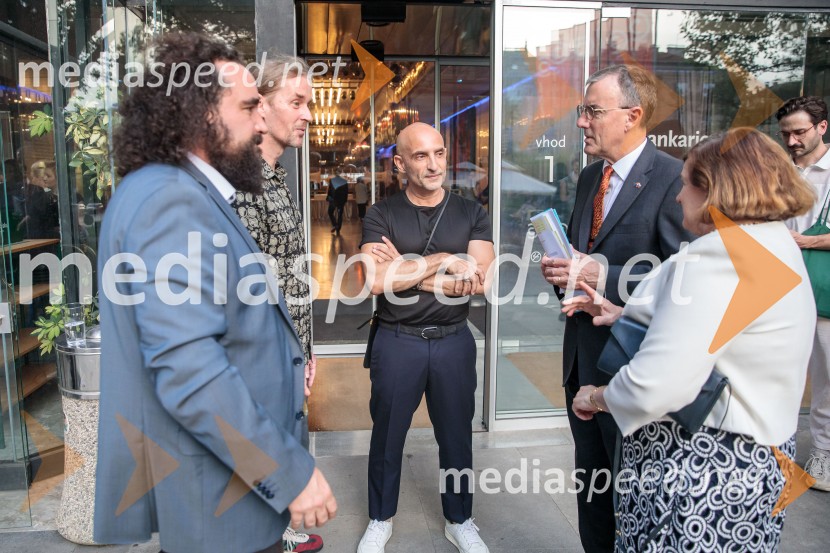   Jure Novak, generalni direktor, Cankarjev dom;  Andrej Jaklič, vodja gledališkega in sodobnoplesnega programa CD;  Rafael Bonachela, koreograf;  ... ;  ... Sydney Dance Company: Dvojina, plesna predstava v Cankarjevem domu