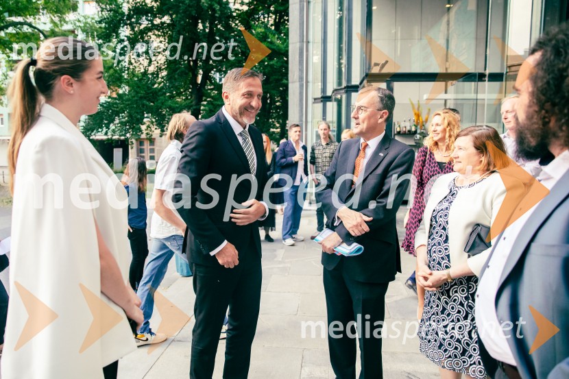  ... ;  Klemen Boštjančič, minister za finance;  ... Sydney Dance Company: Dvojina, plesna predstava v Cankarjevem domu