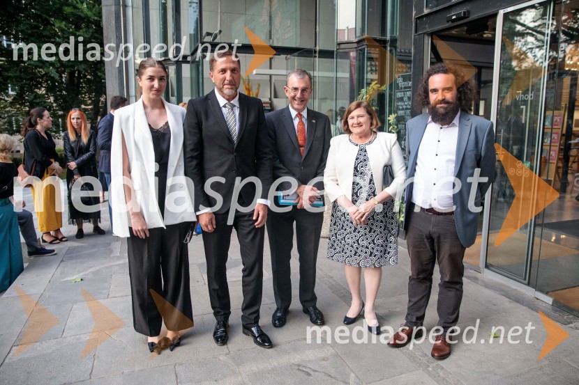  ... ;  Klemen Boštjančič, minister za finance;  ... ;  ... ;   Jure Novak, generalni direktor, Cankarjev domSydney Dance Company: Dvojina, plesna predstava v Cankarjevem domu