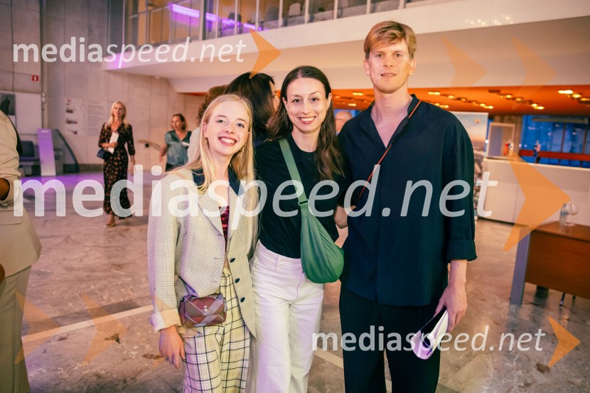  ... ;  ... ;  Lukas Zuschlag, umetniški direktor ljubljanskega baletaSydney Dance Company: Dvojina, plesna predstava v Cankarjevem domu