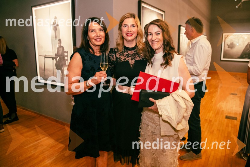 mag. Breda Pečovnik, direktorica kongresno komercialne dejavnosti Cankarjev dom;  Barbara Čepirlo Čičigoj, odnosi z javnostjo Opera in Balet Ljubljana;  ... Sydney Dance Company: Dvojina, plesna predstava v Cankarjevem domu